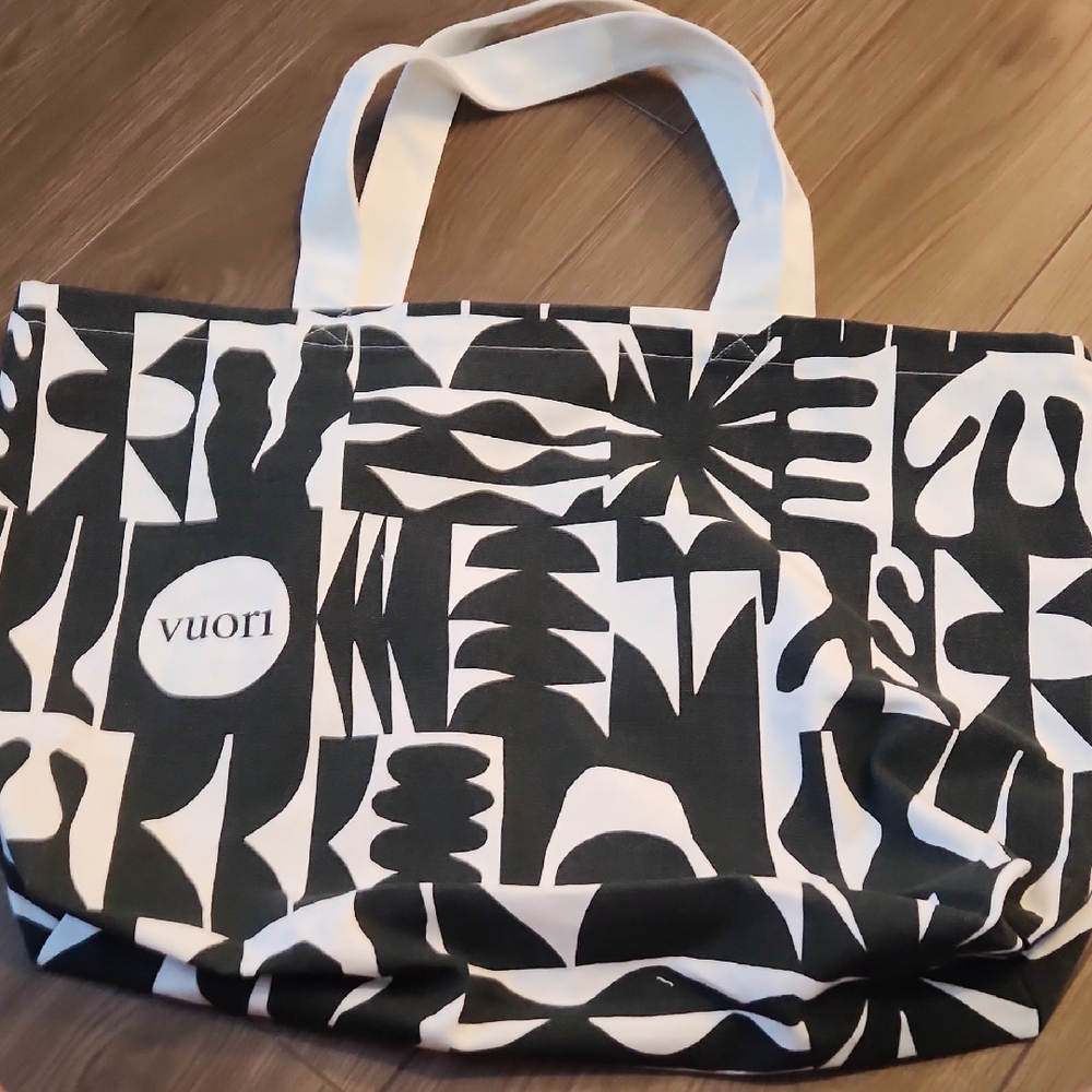 Vuori Black and White Tote Bag